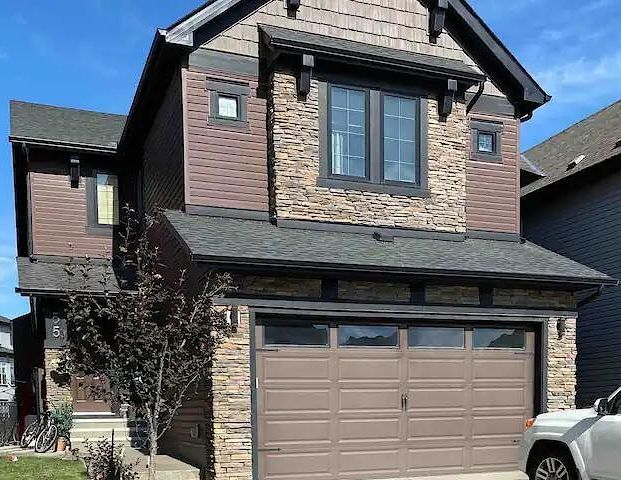 Beautiful 2 Story Furnished house for rent | Calgary - Photo 1