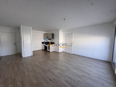 Appartement à louer ST JEAN DE LA RUELLE - Photo 3