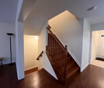 For Lease - 332 Song Sparrow Street, Barrhaven, Ontario - Photo 3