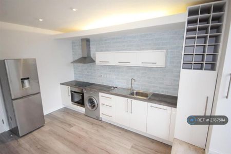 2 bedroom flat to rent - Photo 5