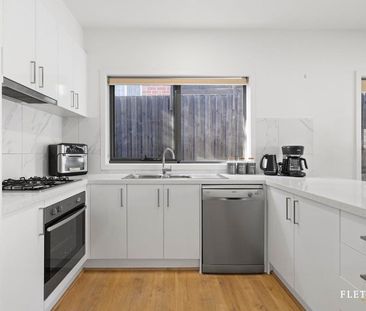 Stylish Single-Level Living with Private Courtyard Retreat - Photo 4