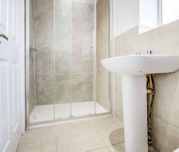 Basement Flat, 7 York Road, Swindon, Swindon, SN1 - Photo 6