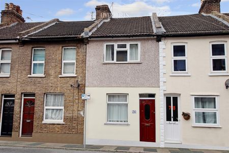 2 bedroom Terraced House to let - Photo 2