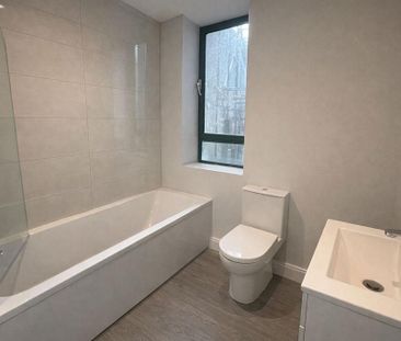 2 bedroom block of apartments to rent - Photo 2