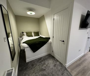 1 bedroom in a house share to rent - Photo 2