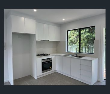 Convenient Location - Photo 4