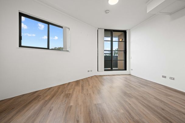 Apply Now - Century 21 &vert; the Paramount Group &lpar;Modern Studio&rpar; - Photo 1