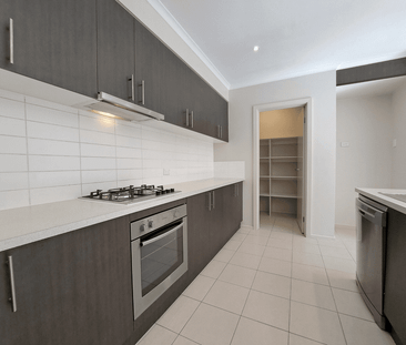 MODERN DELIGHT IN METRO VILLAGE!! - Photo 5