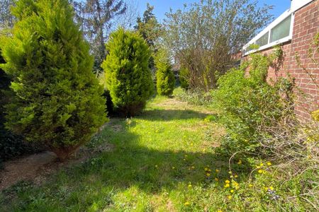 Atherley Road, SO15 - Photo 2