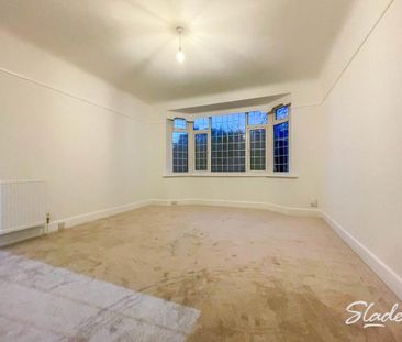 5 bedroom detached bungalow to rent - Photo 2