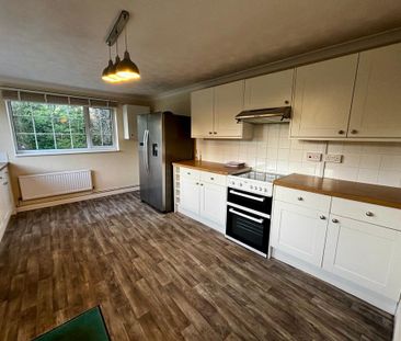 2 bedroom semi-detached house to rent - Photo 5