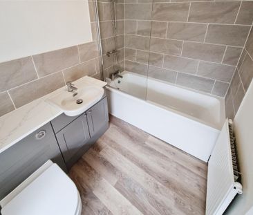 2 Bedroom Cottage to Rent in Wood Street, Higham Ferrers, Northants... - Photo 6