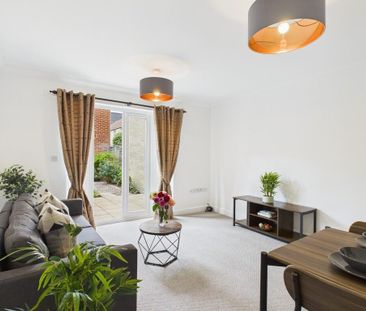 1 bedroom in a house share to rent - Photo 2