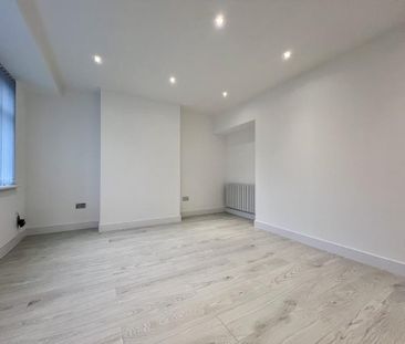 4 bedroom semi-detached house to rent - Photo 1