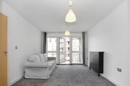Price £1,700 pcm - Available 07/01/2026 - Part Furnished - Photo 2