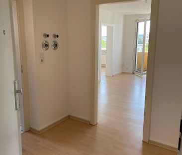 Sehr helle 2,5-Zimmer-Wohnung im schönen Neu-Isenburg jetzt frei! - Photo 1