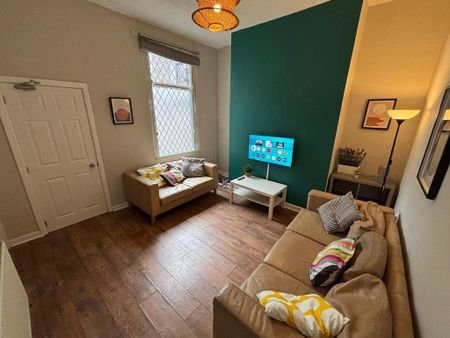 4 bedroom terraced house to rent - Photo 2