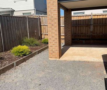 Modern 4 bedroom home - Photo 6