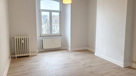 Appartement te huur - foto 2