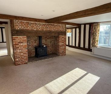 4 bedroom farm house to rent - Photo 1