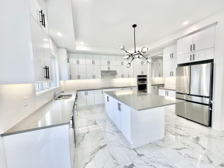 For Lease - 80 Silk Twist Drive, East Gwillimbury, Ontario - Photo 5