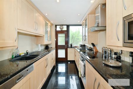 2 bed flat to rent in The Quadrangle Tower, London, W2 2 - Photo 5