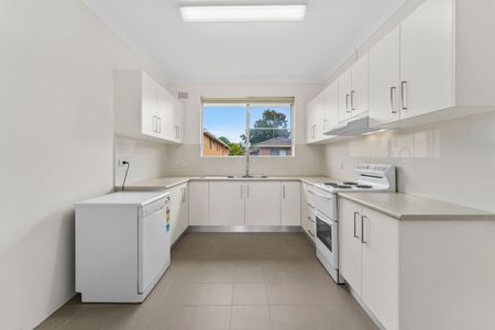 Neat & Tidy Apartment - No Common Walls - Photo 4