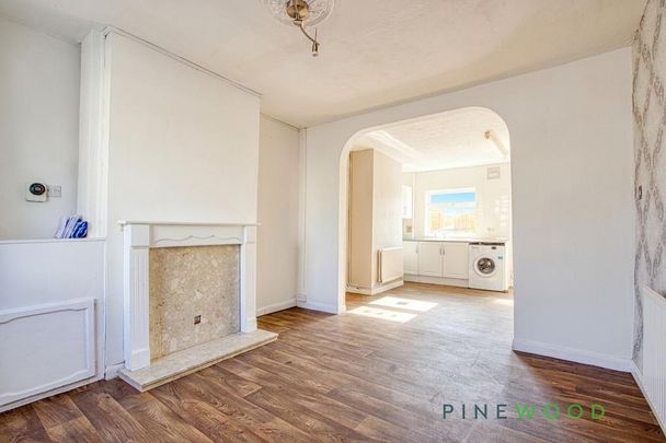 2 bedroom terraced house to rent - Photo 1