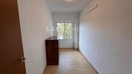 Valencia, Valencian Community 46009 - Foto 2