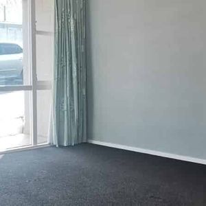 Best-value 3-bedroom in Ōrākei - Photo 2