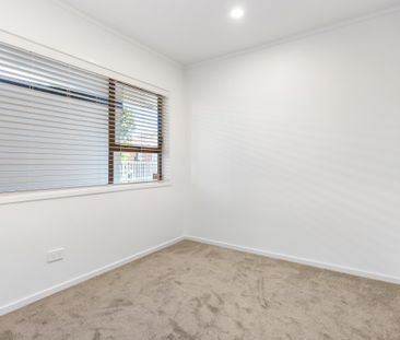 Renovated Luxury - Private Garden Oasis - Photo 6