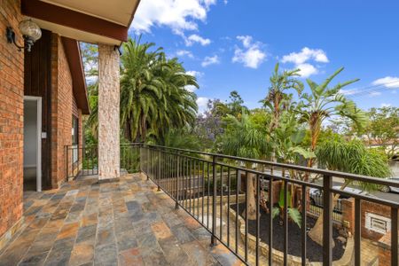 Spacious & Fully Renovated Family Home in Prime Strathfield Location - Photo 2