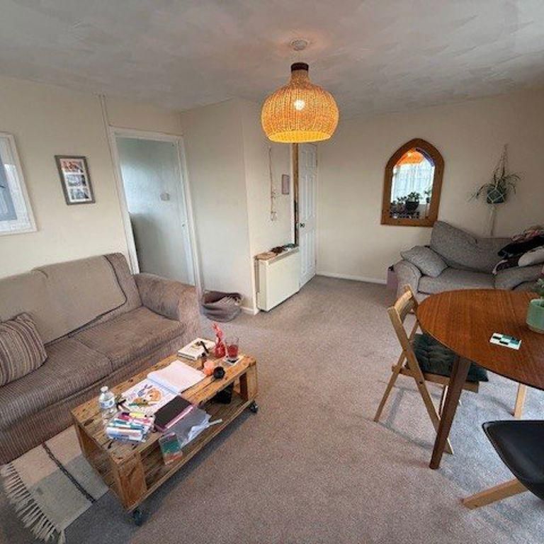 3 bedroom flat to rent - Photo 1