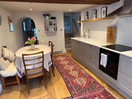 The Butts, Poulton, GL7 - Photo 5