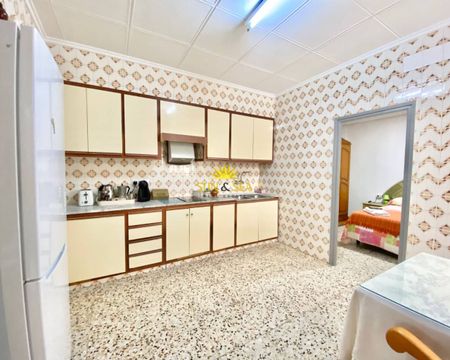 APARTMENT WITH 3 BEDROOMS AND 1 BATHROOM - Photo 4