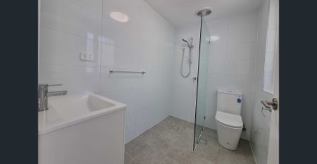 Charming Renovated Semi Cottage in Sought-After Dulwich Hill - Photo 4