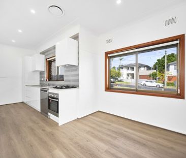 Newly Renovated Family Home ** Available 18/11/25 ** - Photo 3