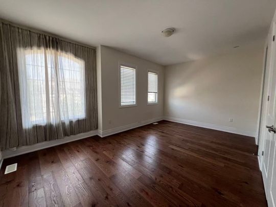 For Lease - 51 Bridgepointe Court, Aurora, Ontario - Photo 1