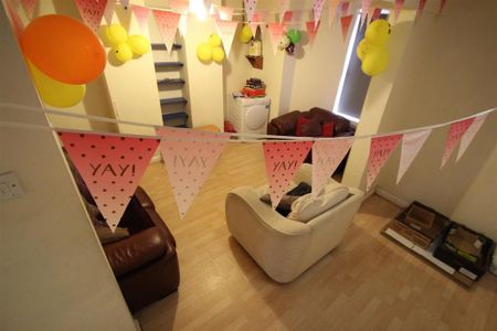 5 bedroom terraced house to rent - Photo 2