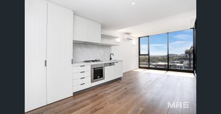 Spacious, perfect location - Photo 4