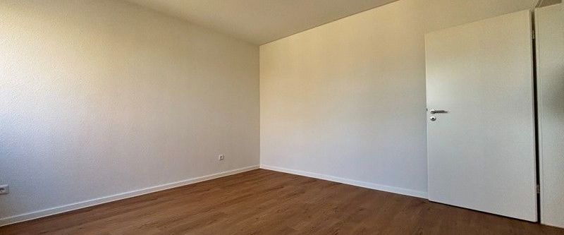 Traumwohnung: Exklusive Ausstattung und nagelneue Einbauküche! - Foto 1