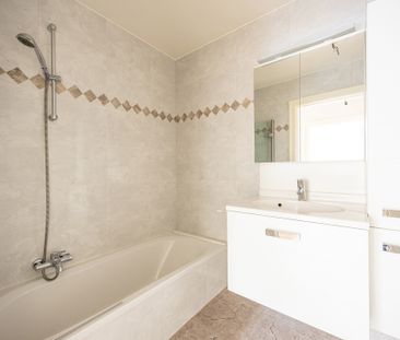 Glv 2-slaapkamer app met ruim terras en autostaanplaats. - Photo 5