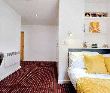 1 bedroom in a flat share to rent - Photo 5