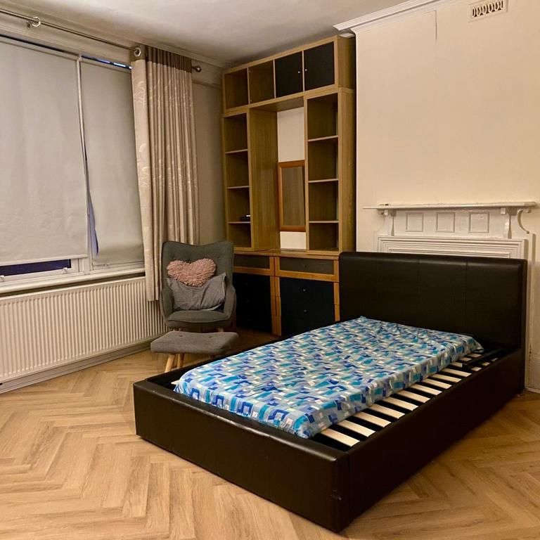1 bedroom in a house share to rent - Photo 1
