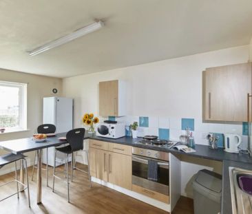 4 Bedroom House - Photo 2