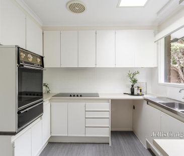 28 Kennealy Street, Surrey Hills - Photo 4