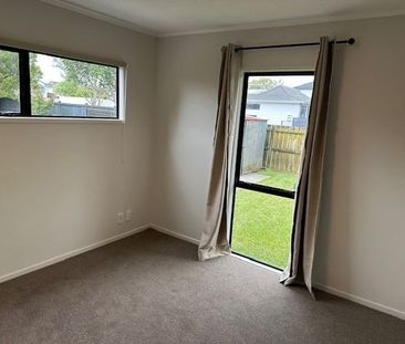 One Level Family Home in Unsworth Heights - Photo 1