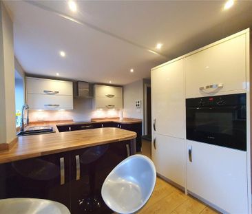 3 bedroom semi-detached house to rent - Photo 5