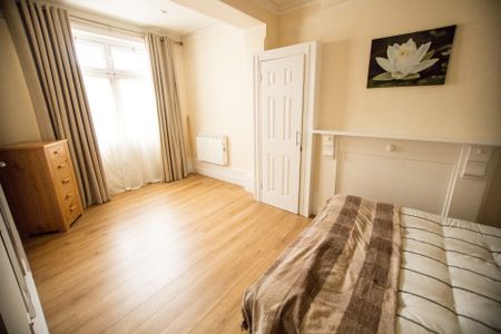 One Bedroom Flat to let in Reading Town Centre - Photo 4