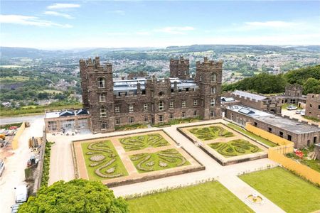 An exciting opportunity to live at Riber Castle that has dominated the landscape above Matlock for over 160 years - Photo 4